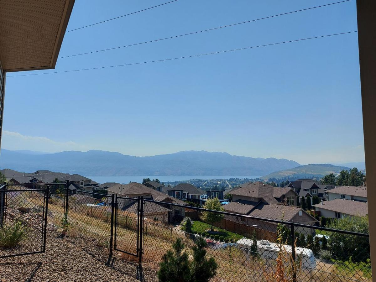 Peaceful And Spacious Lake View West Kelowna Esterno foto